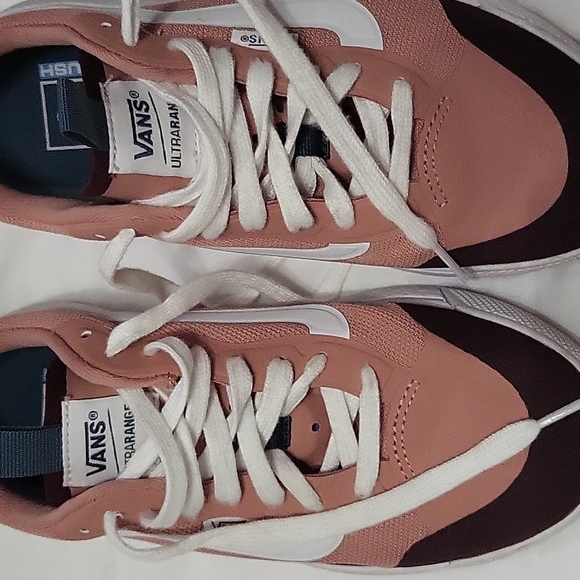 Vans - Picture 5 of 6